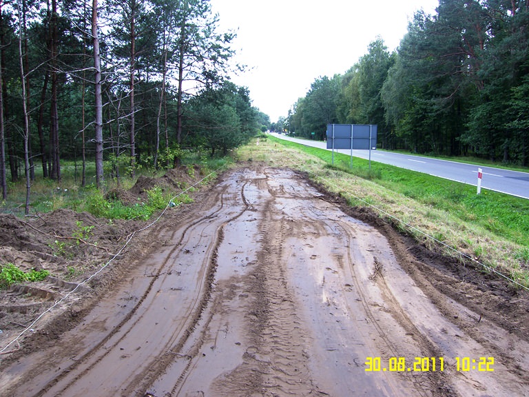 budowa ciągu pieszo - rowerowego w ciągu drogi krajowej nr 10, przy ul. Nowomiejskiej w Wałczu - Roboty Ziemne, Koparka, Piasek, Zwir, Układanie Kostki Brukowej, Roboty Brukarskie